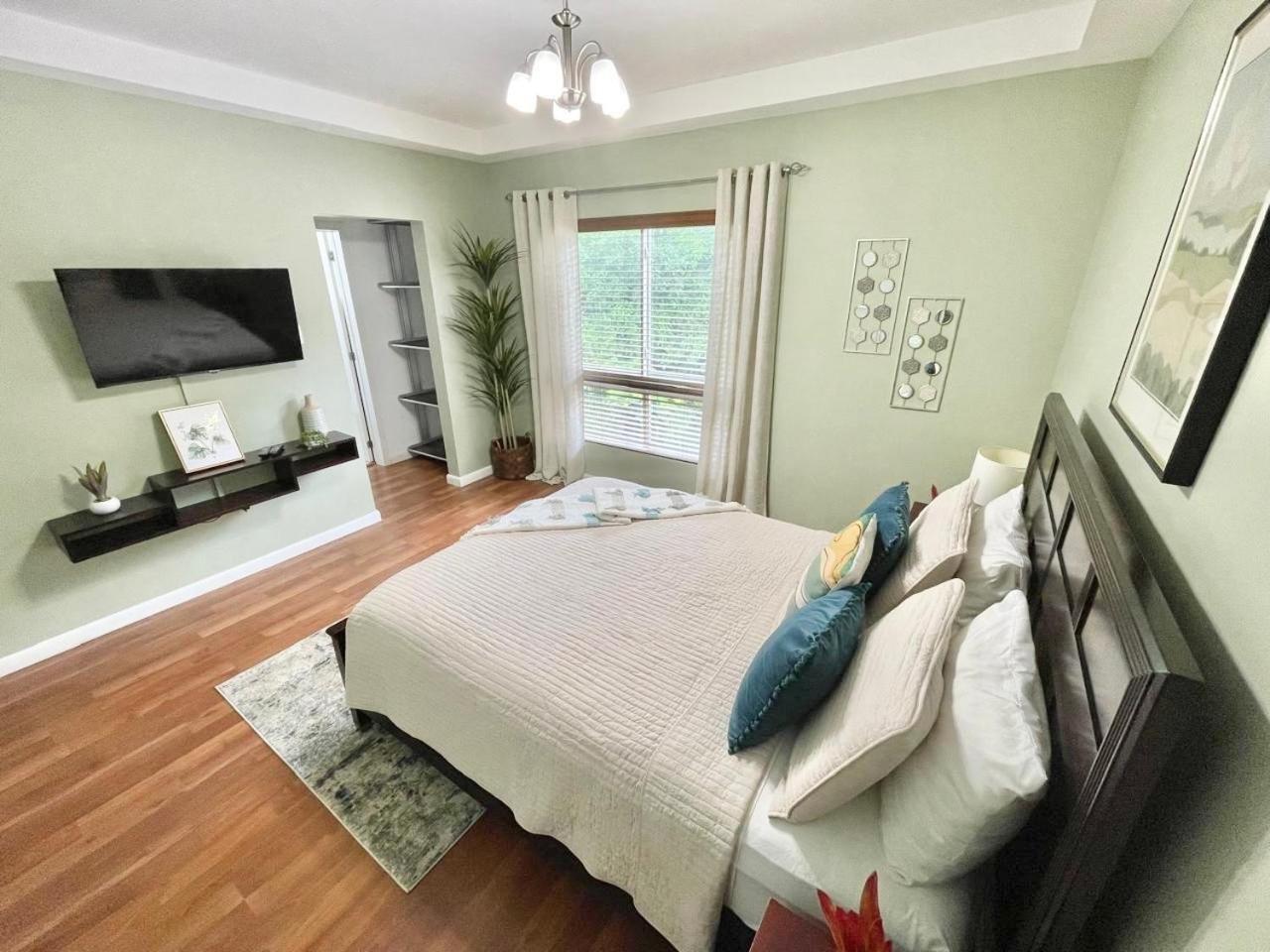 Modern 3 Bedroom Condo In Private Community #8 Petit Valley ภายนอก รูปภาพ