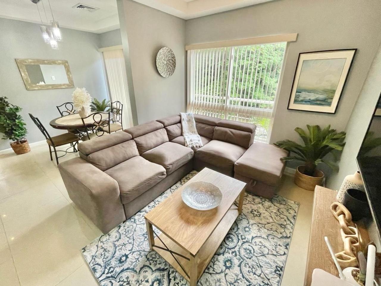 Modern 3 Bedroom Condo In Private Community #8 Petit Valley ภายนอก รูปภาพ